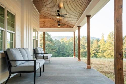 Summerville House | Private Retreat! Pool, Hot Tub, Awesome Views, Washer & Dryer, Wi-Fi, Near Rome, GA