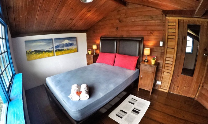 Colon Bed & Breakfast | PRIVATE ROOM - Caribbean Beachfront Getaway