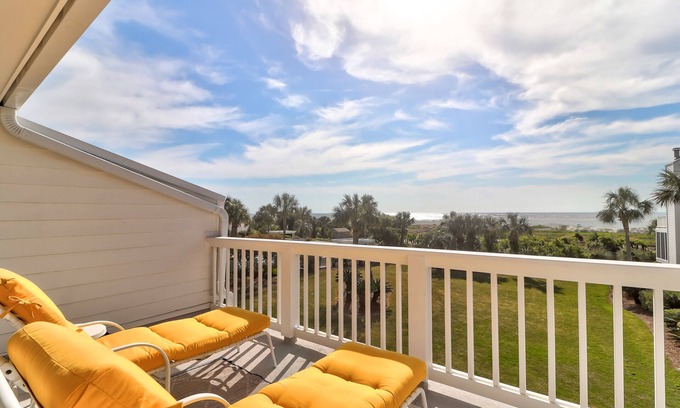 Pelican Bay House | Private Screen Porch & Sun Deck w/Ocean Views, Pool Access - 62 Beach Club Villa