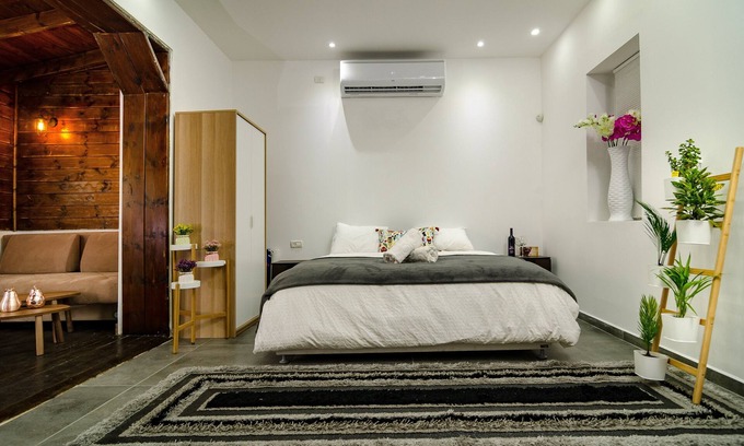 Tiberias Cabin | Private Suite's that provides comfort and beauty to our guests!