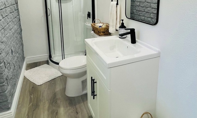 Gainesville Apartment | Private suite with own entry in vibrant Gainesville