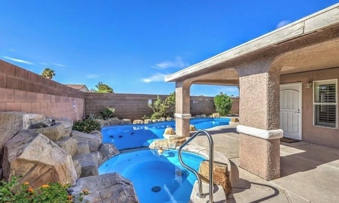 Paradise House | PRIVATE Vegas Oasis with quiet resort-like backyard!