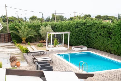 Loutraki Villa | Private Villa Loutraki with Pool, BBQ & View