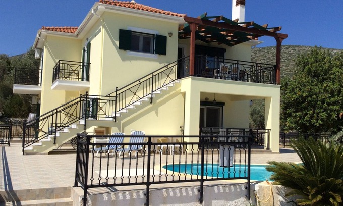 Psili Ammos Villa | Private villa with pool, seconds from sandy beach!