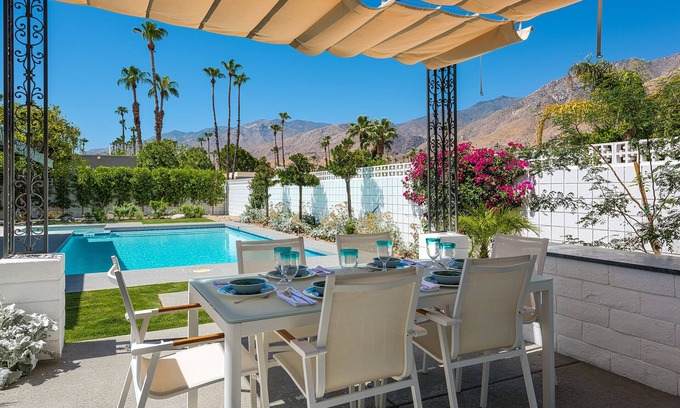 Canyon Corridor House | Professionally-Decorated Mid-Century Modern South Palm Springs Home