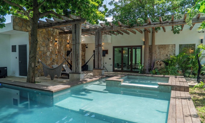 Centro House | Project 52 - Amazing 5 BR house