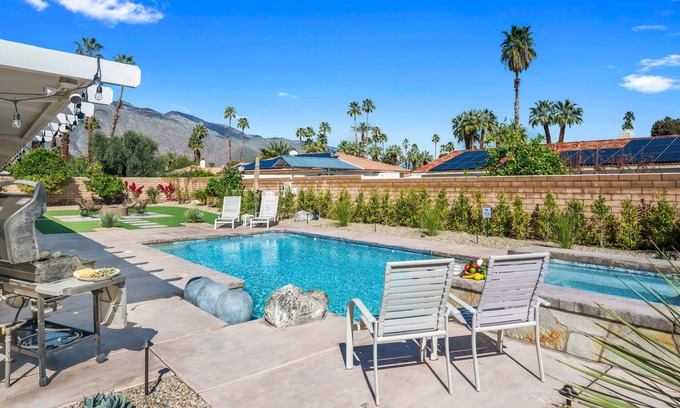 Araby House | PS Avery: Desirable South End (Less Wind) 3BD Home With Style and Charm!