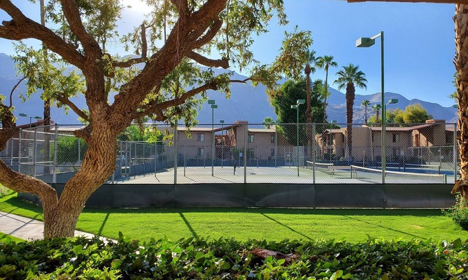 Baristo Condo | PSP Dream Stay - Large 2 Bedroom condo- Inquire about Dec-Jan Availability