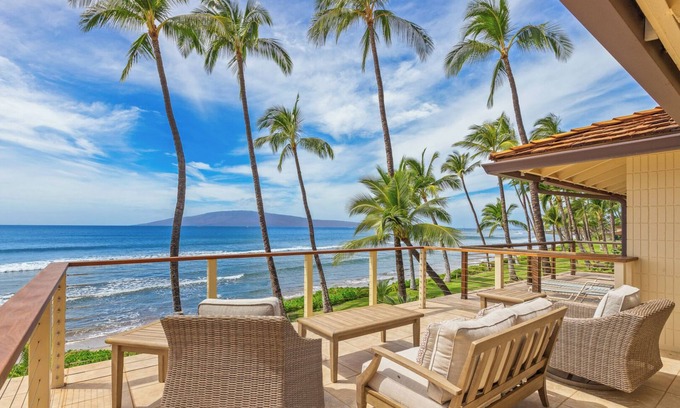 Downtown Lahaina Condo | Puamana 254-2 Remodeled Direct OceanFront 3Bedroom Condo in Historic Lahaina