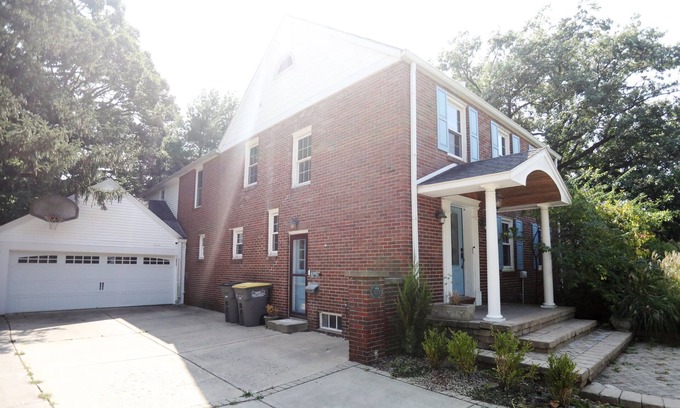 West Lafayette House | Purdue Bell Tower views, Central WL location, Walk 2 Purdue
