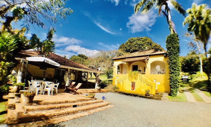 Cunha Cottage | Pure green space in the center of Cunha.