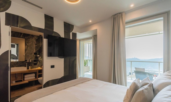 Como House | Pureview Luxury Suites, with breakfast & pool by Rent all Como