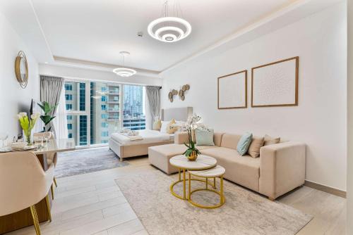 Jumeirah Lake Towers Apartment | PVH - Chic Furnished Studio - Me Do Re