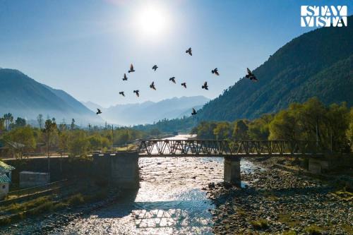 Gund Villa | Qaraar - Preng by VEO - Part of StayVista