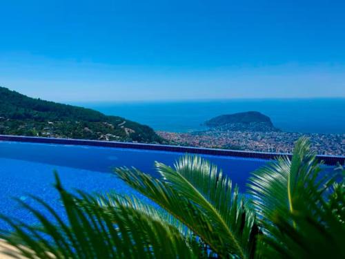 Alanya Villa | Qoople Villa Tepe with infinity pool and panoramic view