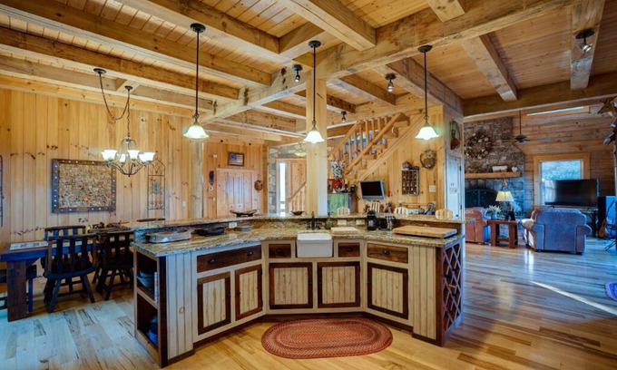 Almond Cabin | Quail Mountain lodge secluded mountain escape.