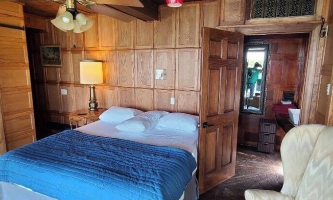 St. Joseph Cabin | Quaint and peaceful waterfront cabin Unit 1