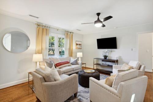 Mount Pleasant House | Quaint Cottage-Great Location with Hot Tub!