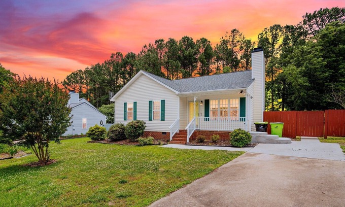 Holly Springs House | Quaint Cottage of Holly Springs