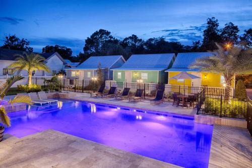 St. Augustine House | Quaint Cottage with Private Pool-Walk to Everything