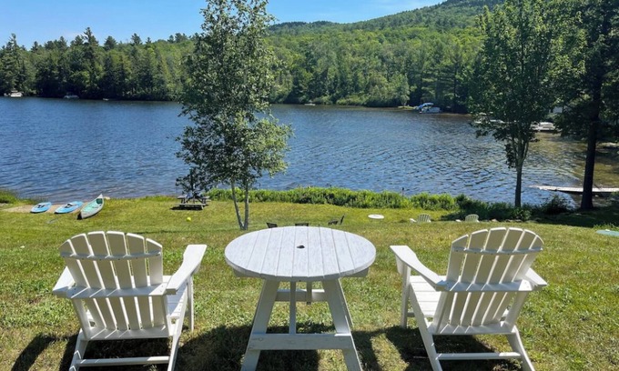 Springfield House | Quaint lakefront; firepit, boat, kayaks, paddleboard, grill, laundry, hammock