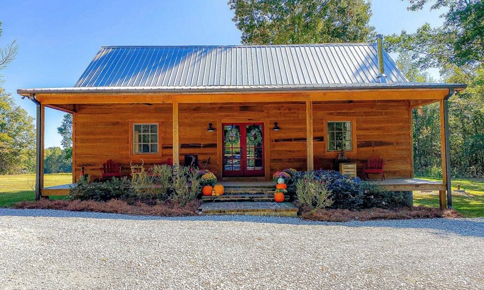 Etta Cabin | Quaint Little Cabin with a view.