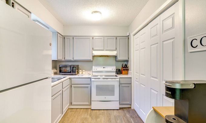 Oxford Cottage | Quaint Oxford Home ~ 2 Mi to Ole Miss & The Grove!