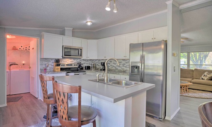 Ridgely House | Quaint Ridgely Home ~ 9 Mi to Reelfoot Lake!