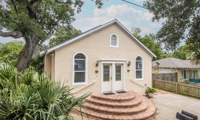 East Biloxi House | Quaint street with beach views & great access to town!