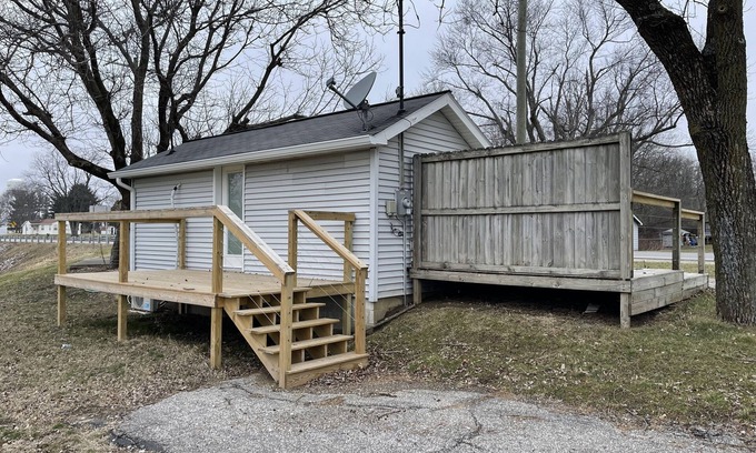 Bainbridge Apartment | Quaint, tiny home in the small town of Bainbridge. Newly remodeled.