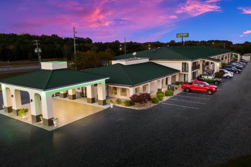 Dandridge Hotel | Quality Inn Dandridge