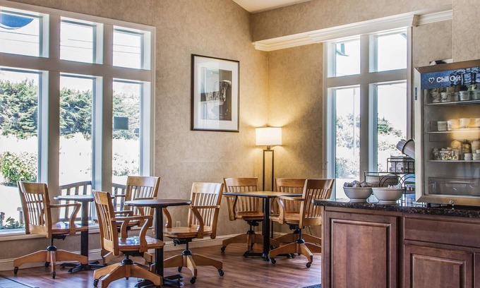 Half Moon Bay Hotel | Quality Inn Half Moon Bay/Miramar Beach