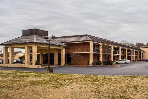 Kinston Hotel | Quality Inn Kinston Hwy 70