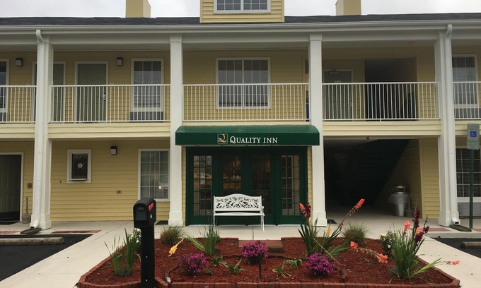 Laurinburg Hotel | Quality Inn Laurinburg