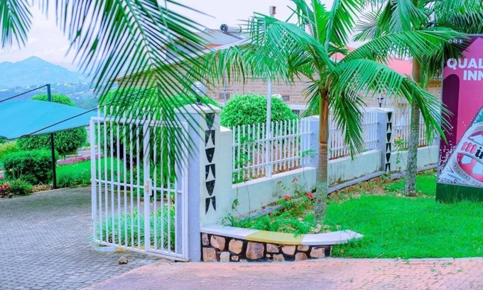 Nyanza Bed & Breakfast | Quality Inn Motel
