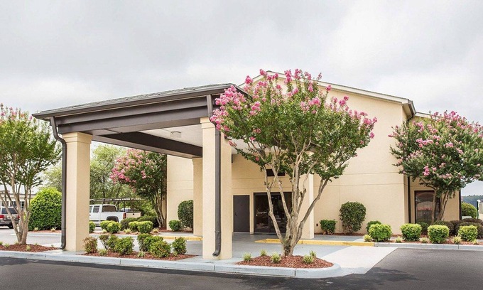 Mullins Hotel | Quality Inn Mullins - Marion