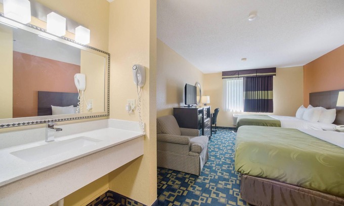 O'Fallon Hotel | Quality Inn O'Fallon IL - St. Louis