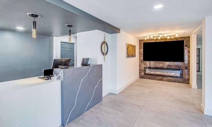 Harbison Hotel | Quality Inn & Suites Columbia Harbison