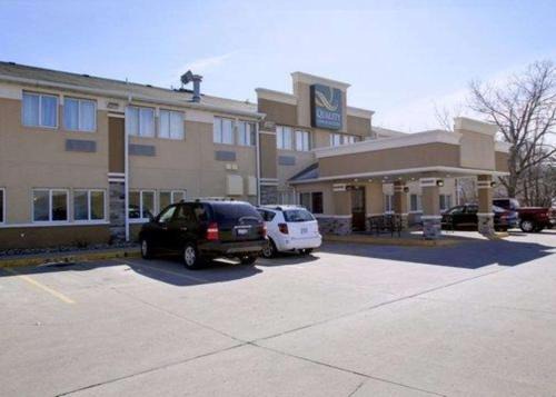 Greater South Side Hotel | Quality Inn & Suites Des Moines Airport