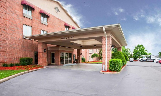 Germantown Hotel | Quality Inn & Suites Germantown North