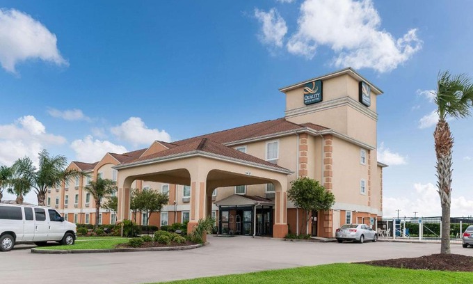 Houma Hotel | Quality Inn & Suites Houma