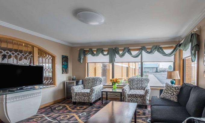 Muncie Hotel | Quality Inn & Suites University Area