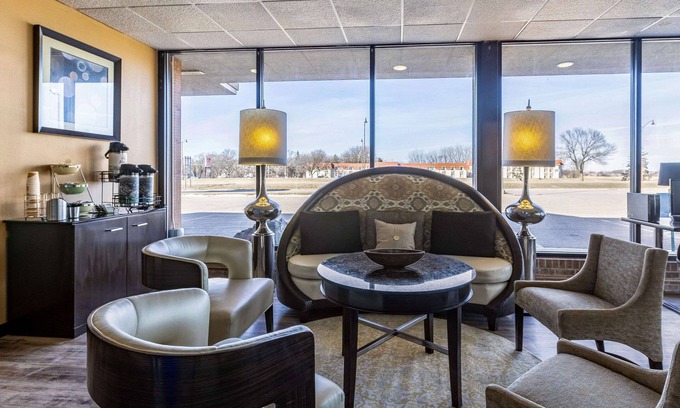 Albert Lea Hotel | Quality Inn & Suites