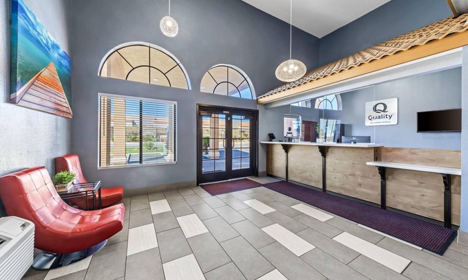 Hesperia Hotel | Quality Inn & Suites