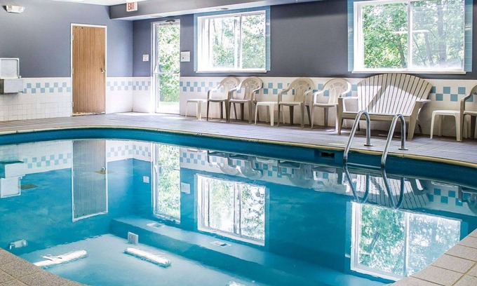 Sturgeon Bay Hotel | Quality Inn & Suites