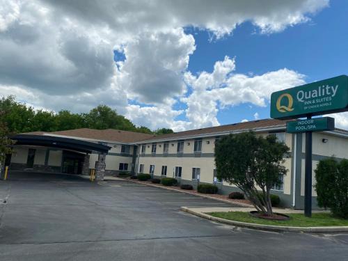 West Bend Hotel | Quality Inn & Suites