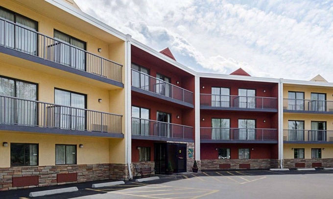 Worcester Hotel | Quality Inn & Suites Worcester