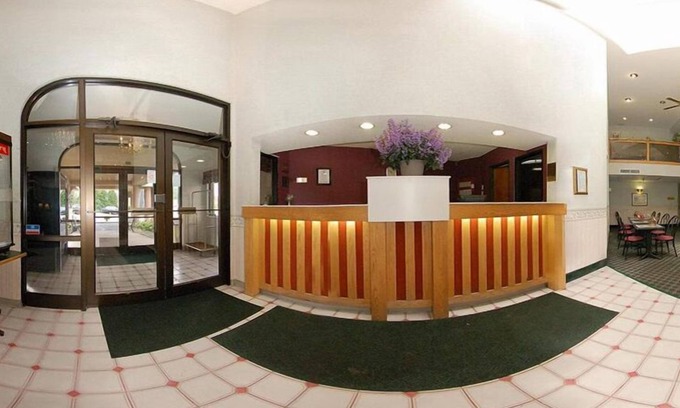 Elyria Hotel | Quality Inn