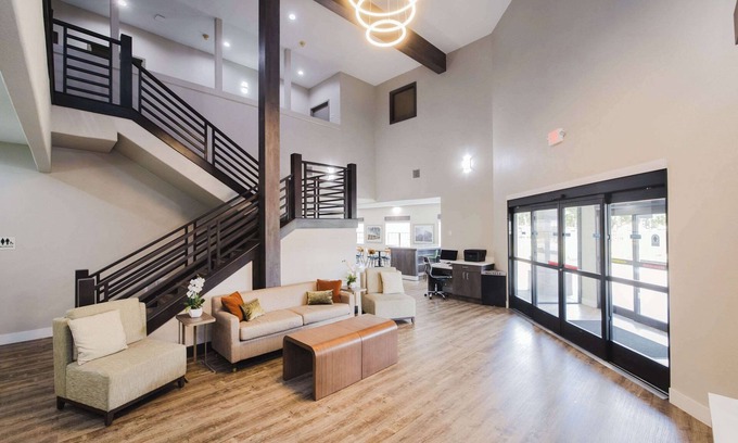 Southeast Houston Hotel | Quality Suites Houston Hobby Airport