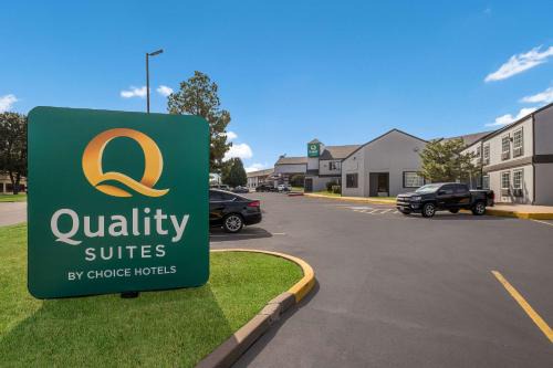Tulsa Hotel | Quality Suites Tulsa I-44